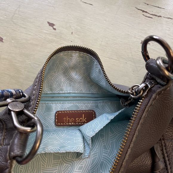 The Sak leather crossbody - Picture 4 of 9